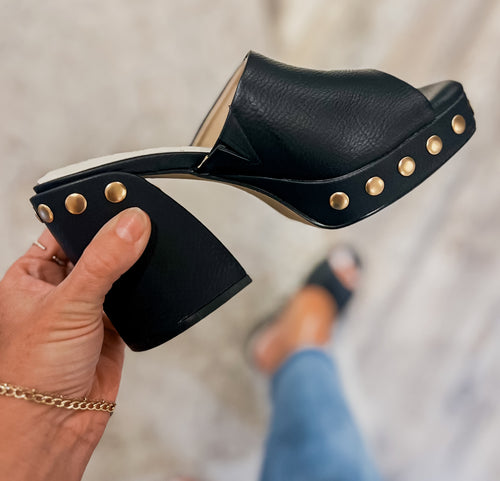 The Leona Platform Heel